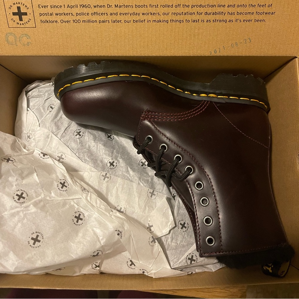 Dr Martens 1460 SERENA FAUX FUR LINED LACE UP BOOTS